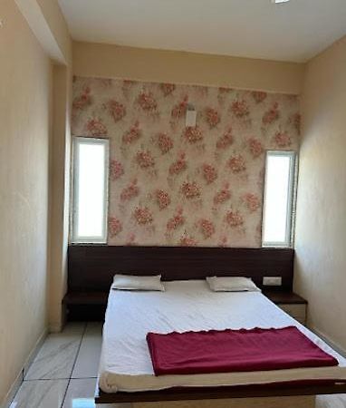 Swapnapurti Lodge, Akkalkot Akalkot Luaran gambar